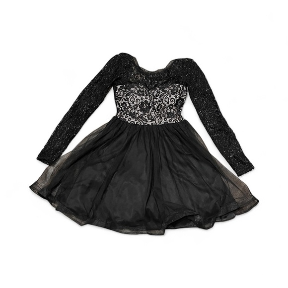 Sequin Hearts Black Lace Dress with Cream Lining Slightly open back. 5 (juniors) - Picture 1 of 4